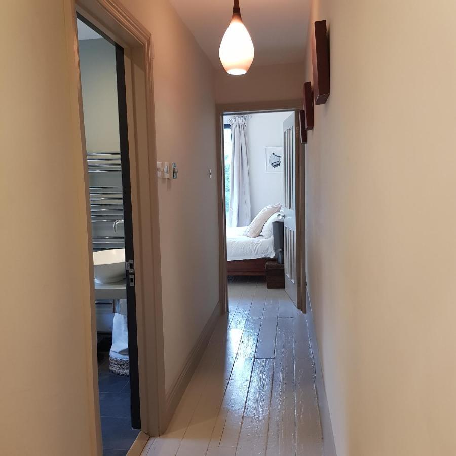 Beautiful Private In Queens Park Townhouse Privatunterkunft London