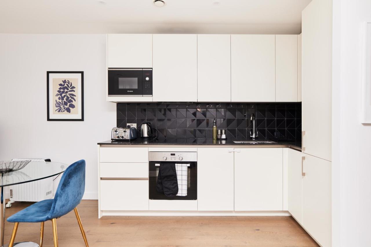 The Elephant And Castle Hideout - Cozy 1bdr Flat With Balcony Apartment