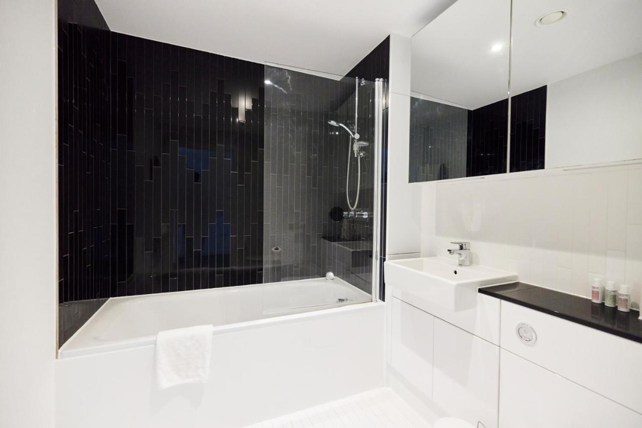 The Elephant And Castle Escape - Cozy 2bdr Flat With Balcony Apartment London