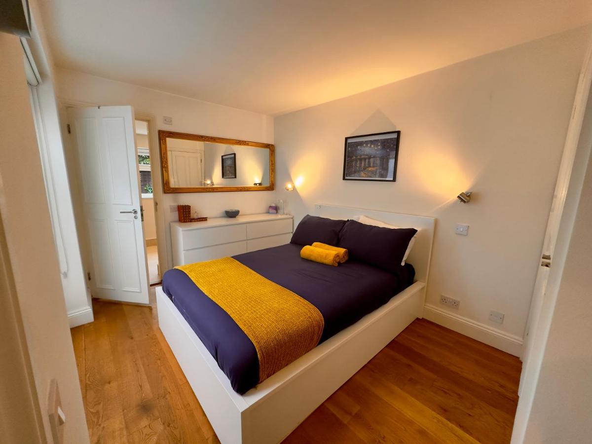 Apartment Pretty Little Mews House London