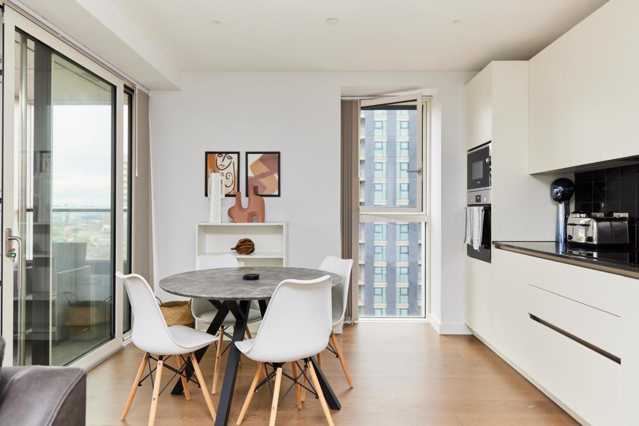 The Elephant And Castle Escape - Cozy 2bdr Flat With Balcony London