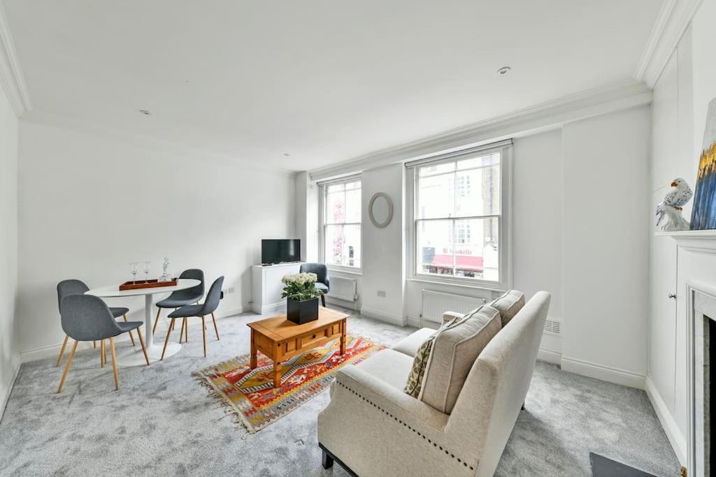 Walton Street Retreat * London