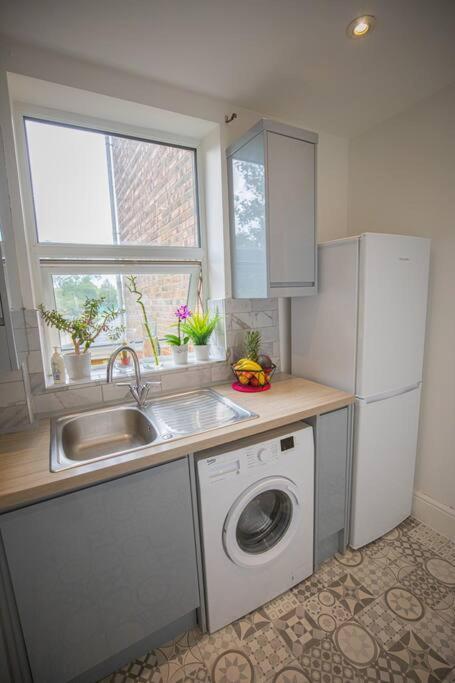 Hammersmith Apollo 1 Bedroom London