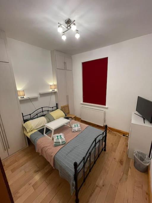 Leilighet Cozy 2 Bed Flat ! Amazing Bath!