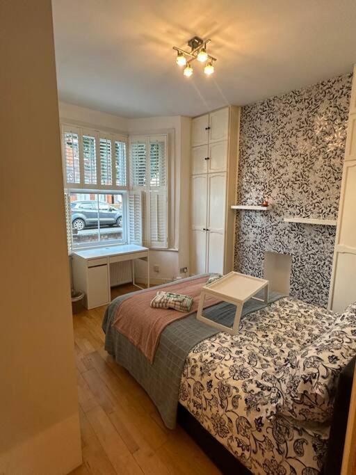 Leilighet Cozy 2 Bed Flat ! Amazing Bath! *