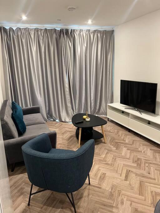 Apartment Stunning One Bedroom London