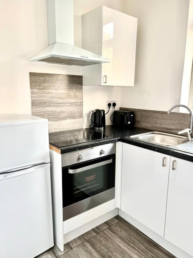 Entire 2-bedroom Stylish Flat, Wembley Park *