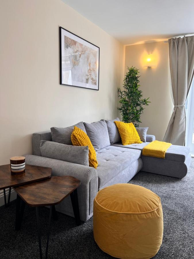 Feriehus Arte Serviced Stratford - 3 Bedrooms 2 Bathrooms London, Stratford, Maryland, Free Parking, Garden, Weekly Or Monthly - Up To 8 Guests *