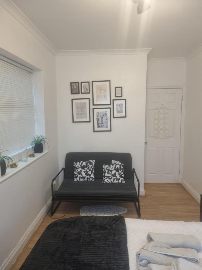 Manhattan Studio Flat Northbridge Services Apartment London