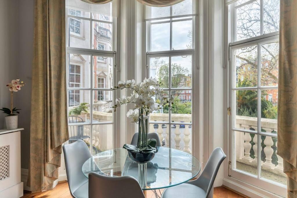 Luxury 2-bedroom Flat In Knightsbridge By Landin Apartment London