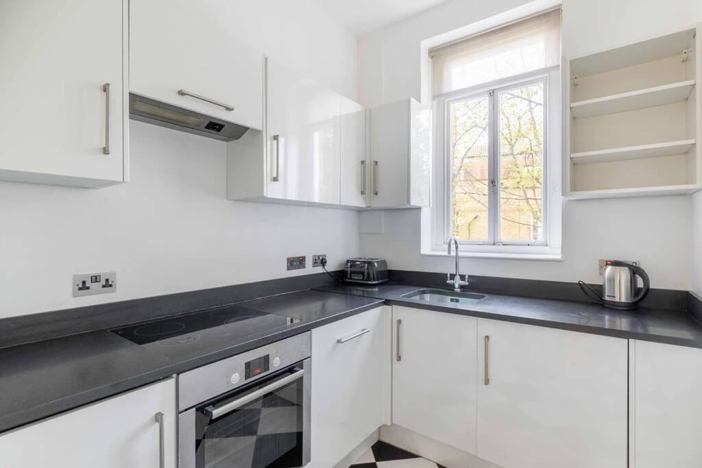 Apartment Luxury 2-bedroom Flat In Knightsbridge By Landin London