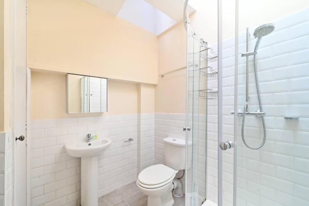 Prime Location: Modern Flat In Chelsea By Landin * London