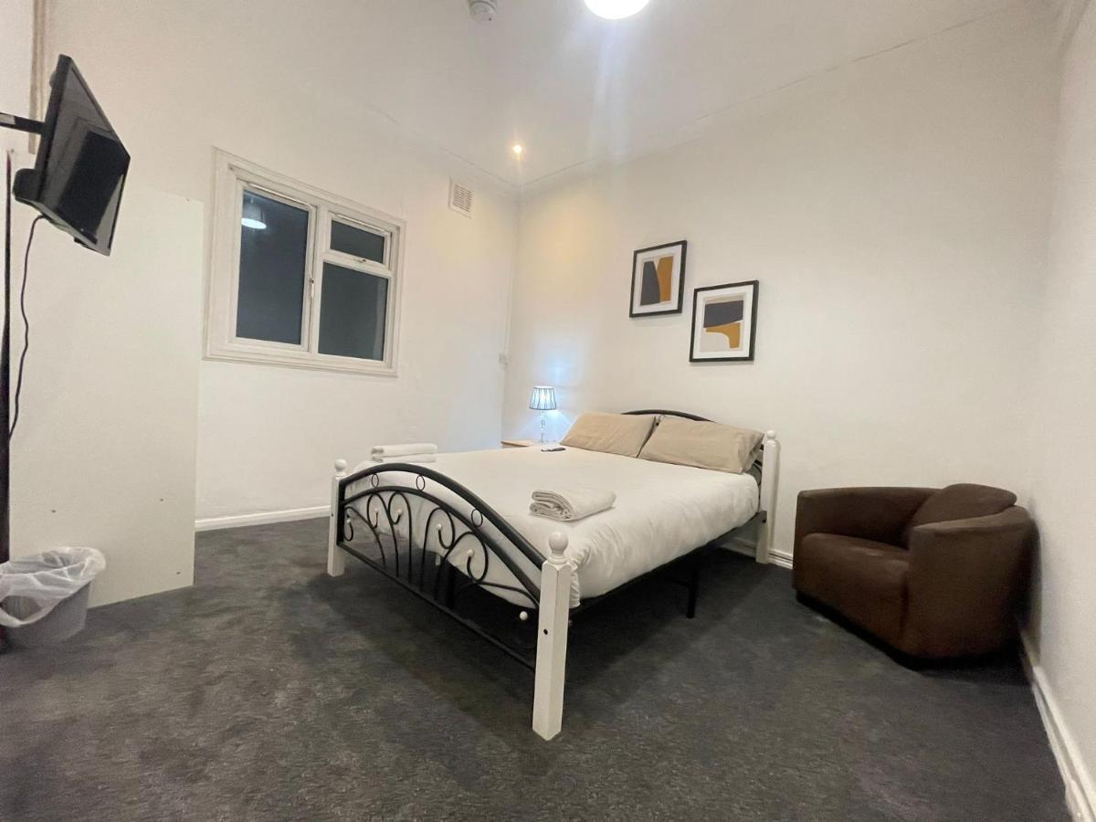 Private Double In Stratford Homestay