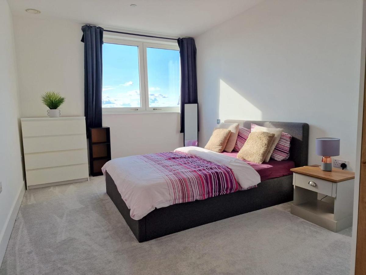 Apartment One Bedroom Near Southall Station!