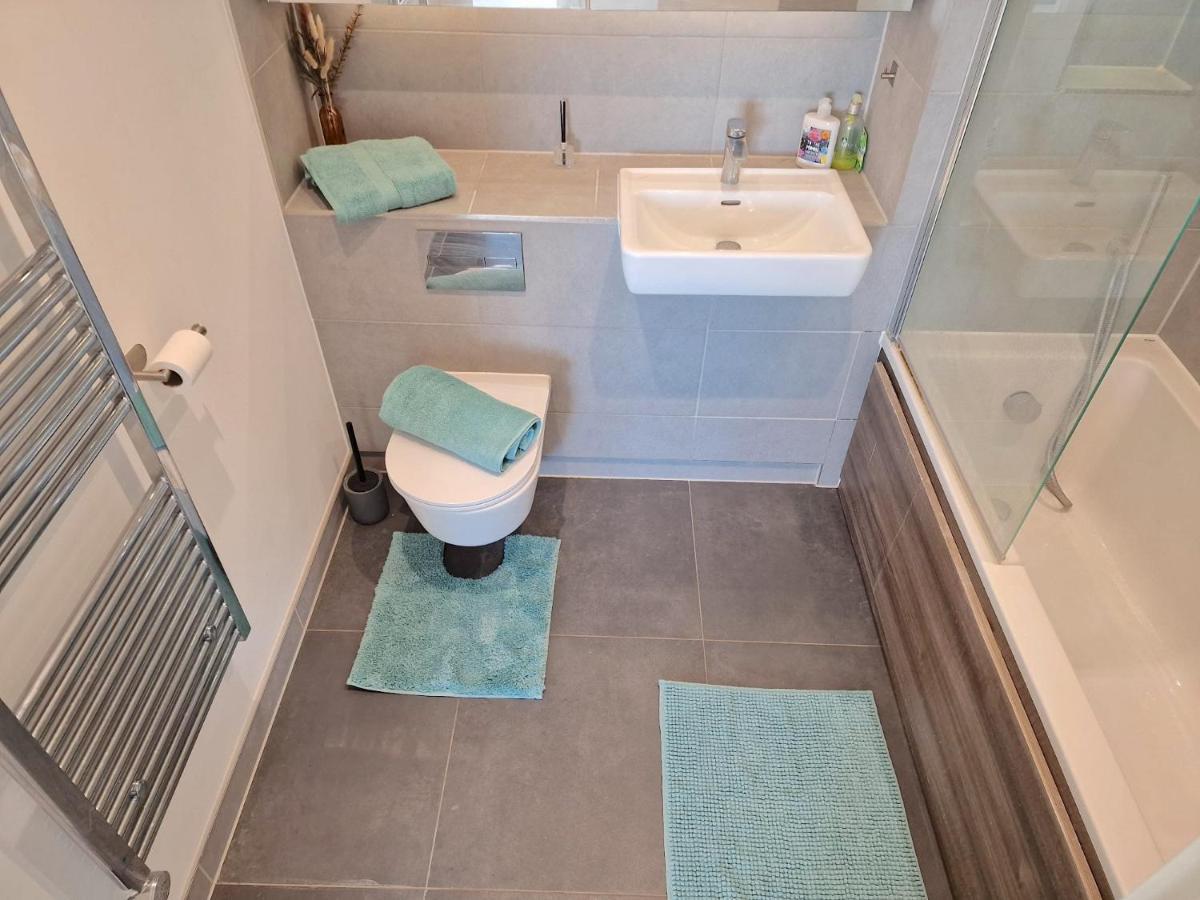 One Bedroom Near Southall Station! * London