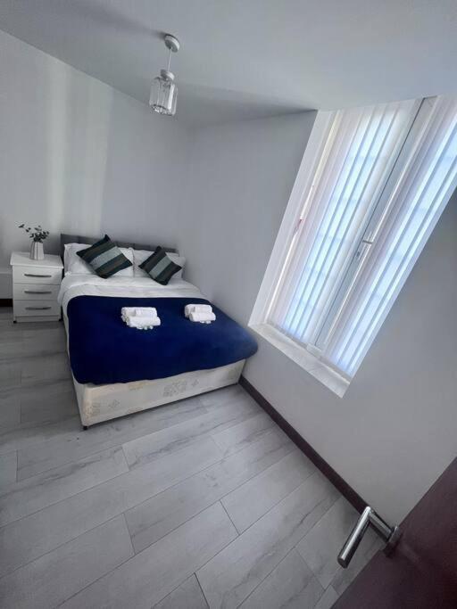 Apartment Flat 7 Near Westfield Centre, 1 Bedroom, 1 Bathroom Flat