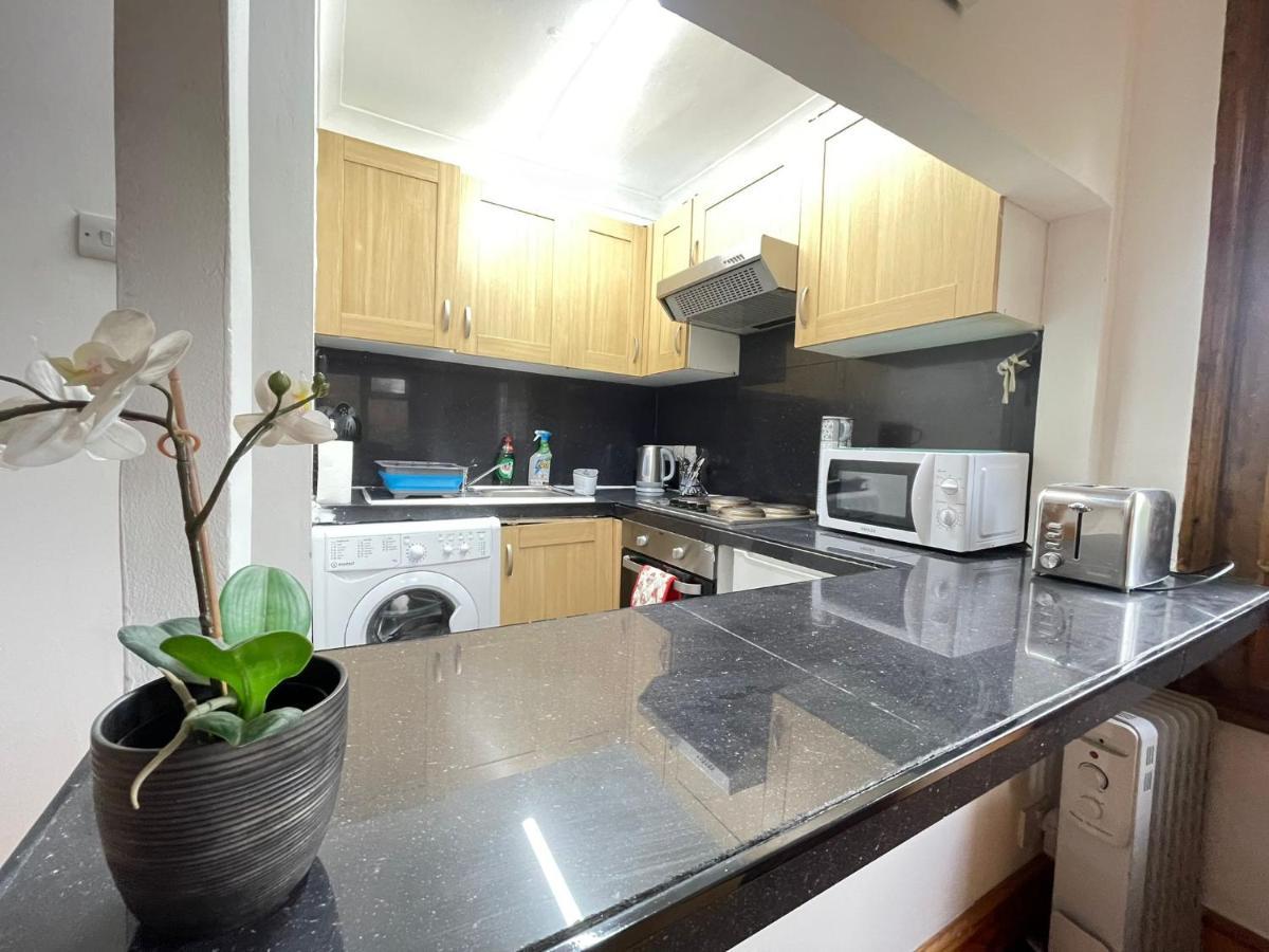 Privat overnatting Cosy With Smart Tv In Stratford London