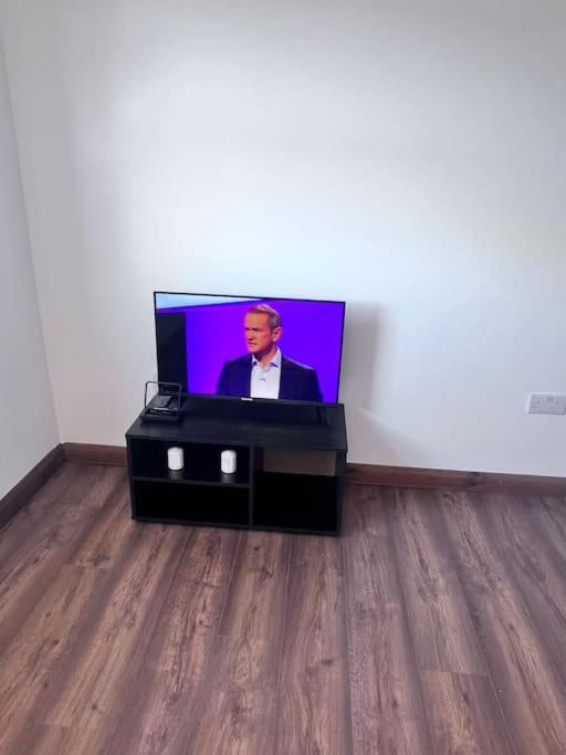 Apartment Flat 10 Near Westfield Centre, 1 Bedroom, 1 Bathroom Flat *