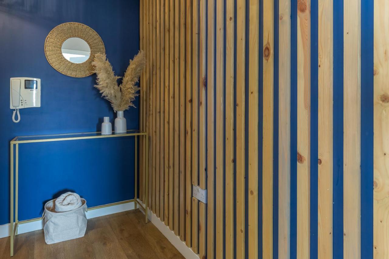 Lovely 3 Beds Penthouse Apartment