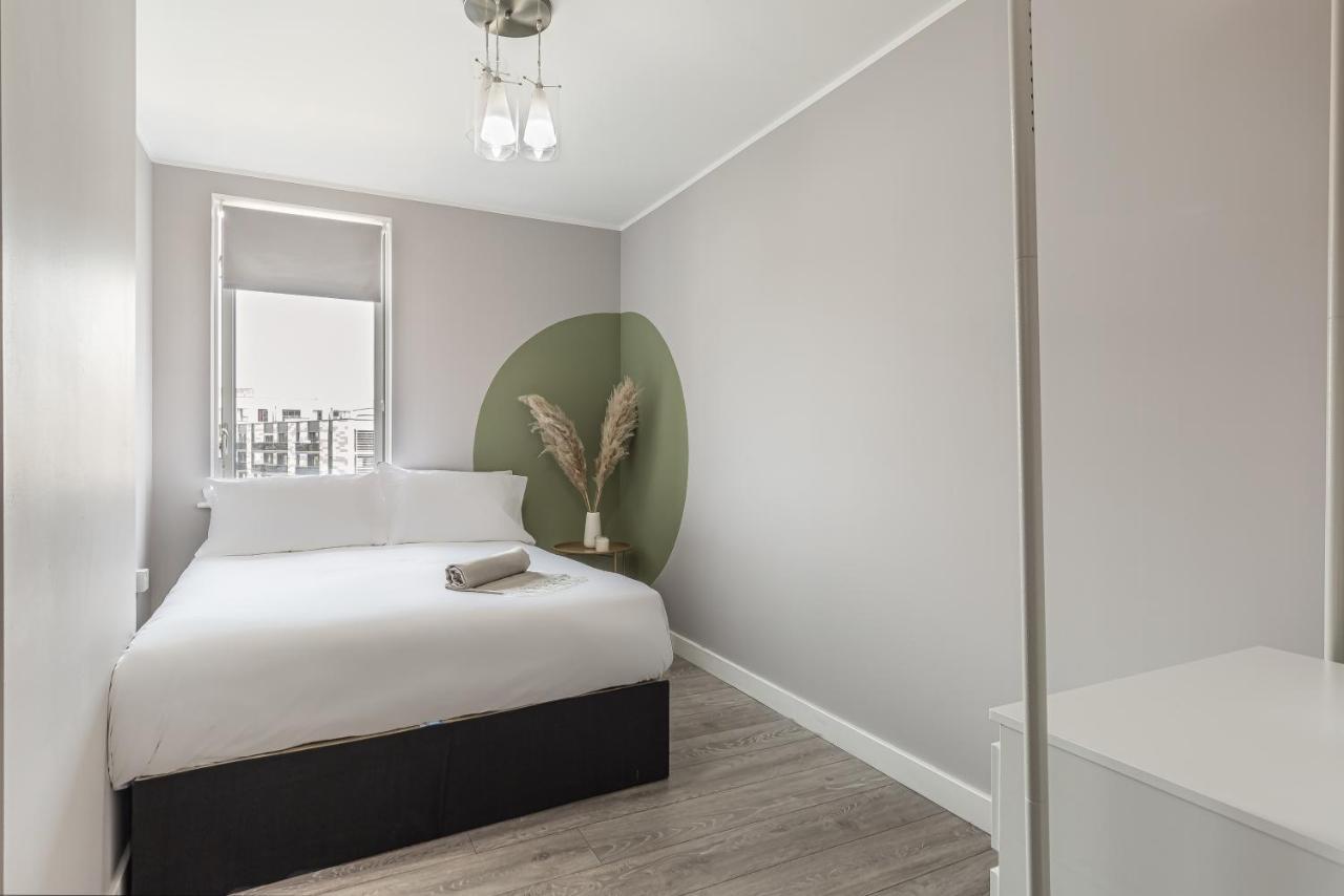 Lovely 3 Beds Penthouse * London