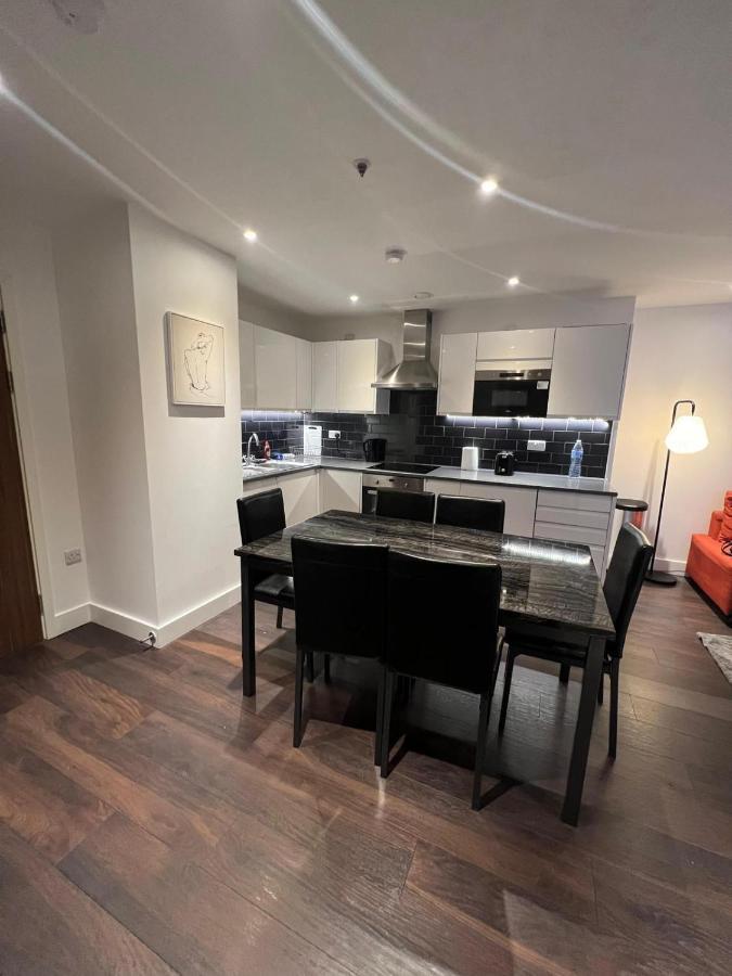 Spacious Sleep 7 Flat 20 Mins Bp65 Appartement Londen