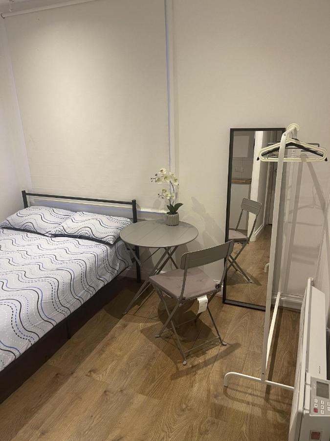 Apartment Charming In - 1 Person Only *