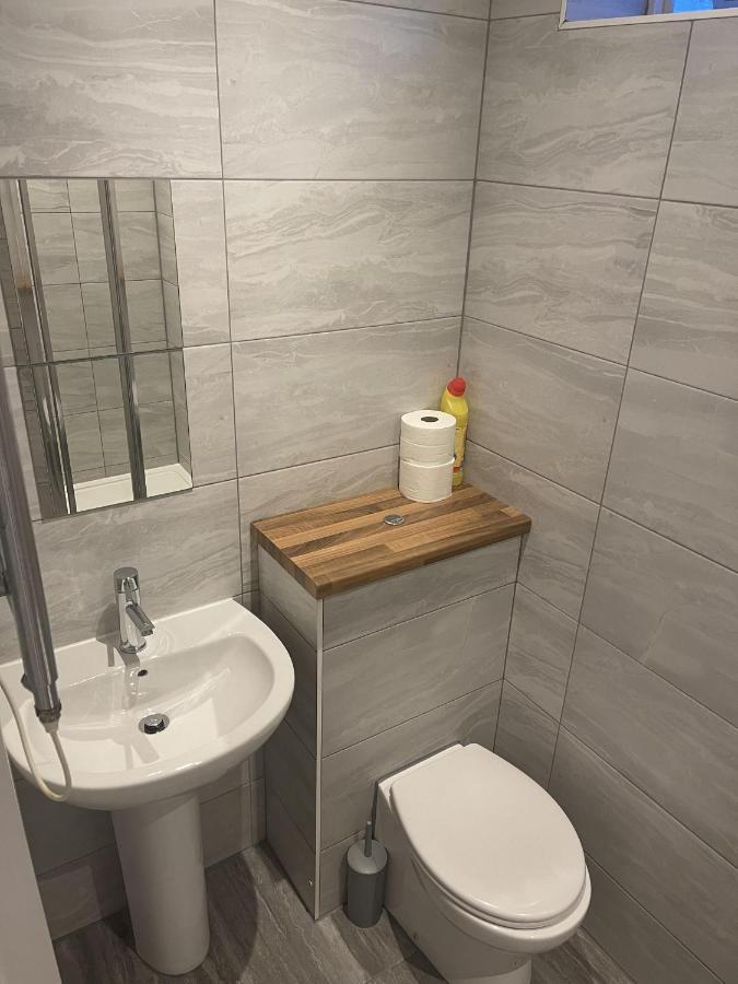 Apartment Charming In - 1 Person Only London