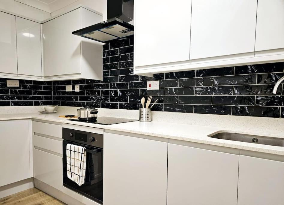 Leilighet Wonderful In Wembley London