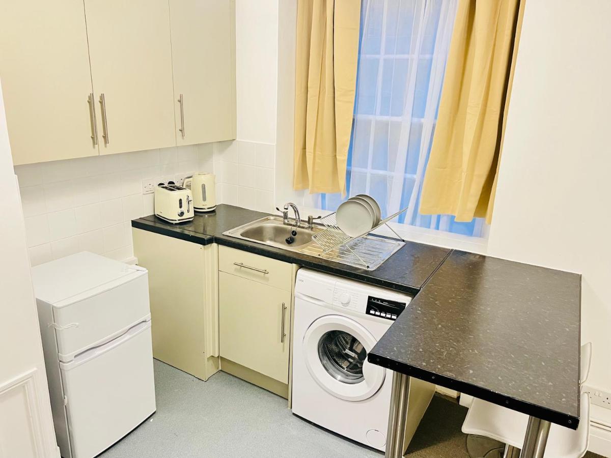 Apartment Centrally Located Modern Flat
