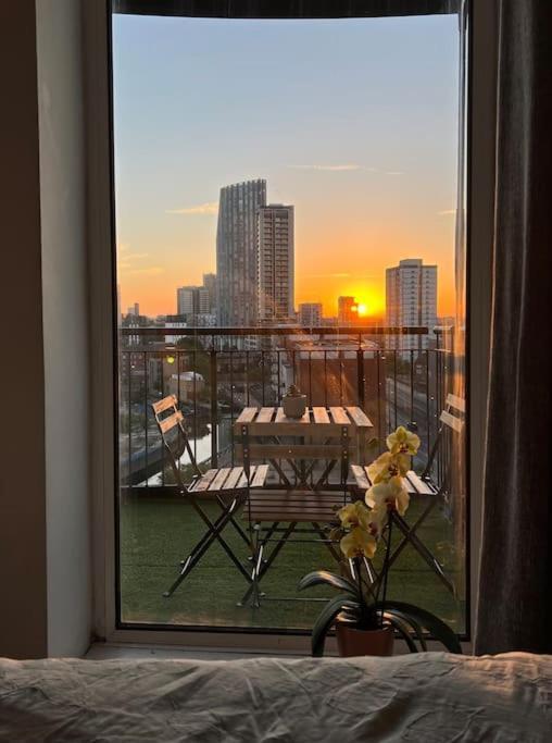 Apartment Cozy Flat With Balcony