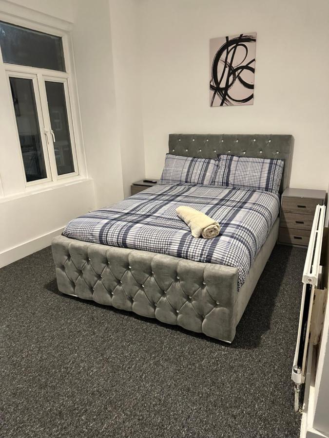 Holiday home 3 Bedroom House With Garden In Tottenham *