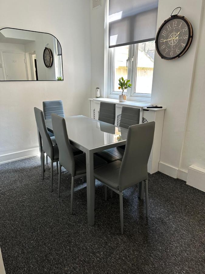 3 Bedroom House With Garden In Tottenham * London