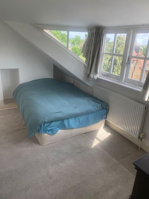 Apartment Cosy Attic Flat With Views London