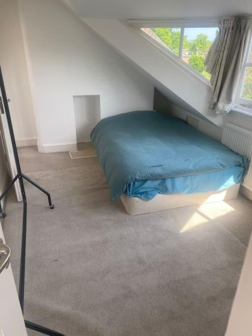 Apartment Cosy Attic Flat With Views London