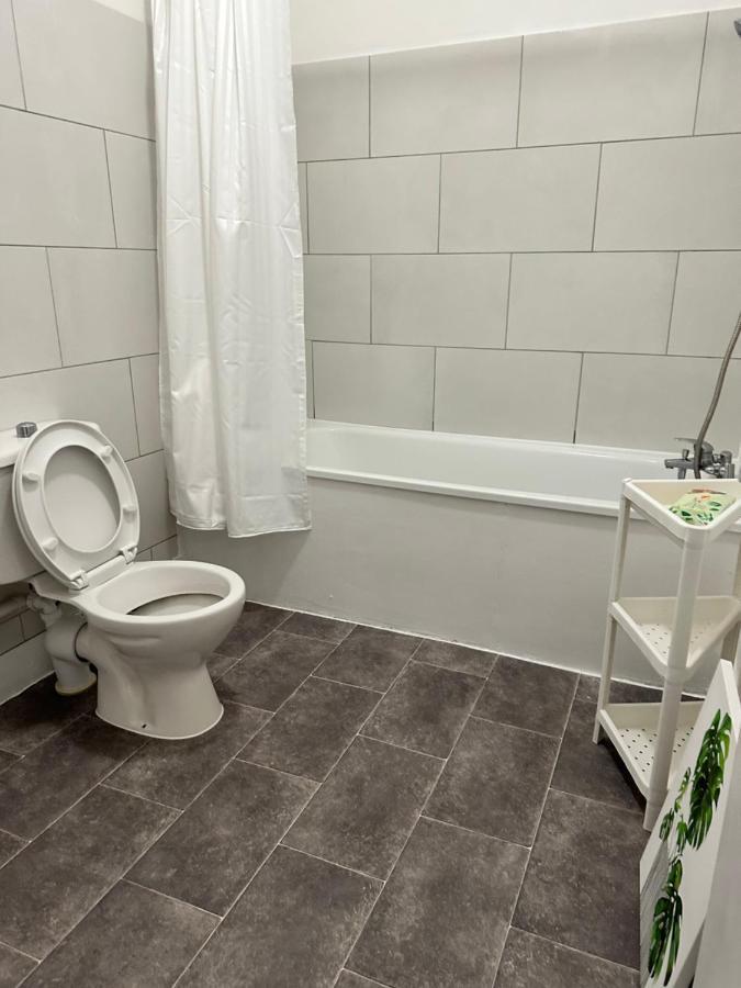 Holiday home 3 Bedroom House With Garden In Tottenham London