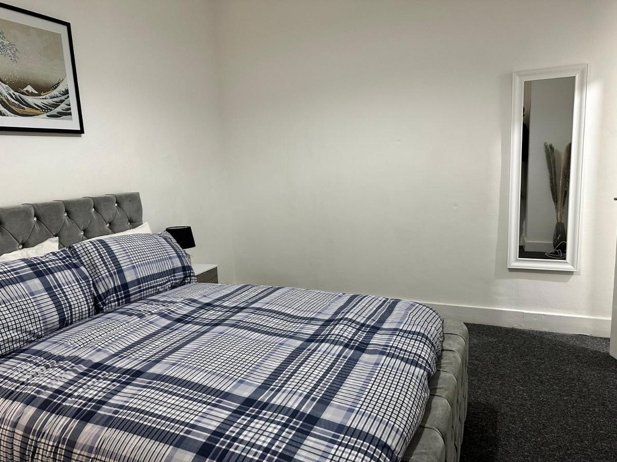 3 Bedroom House With Garden In Tottenham * Londen