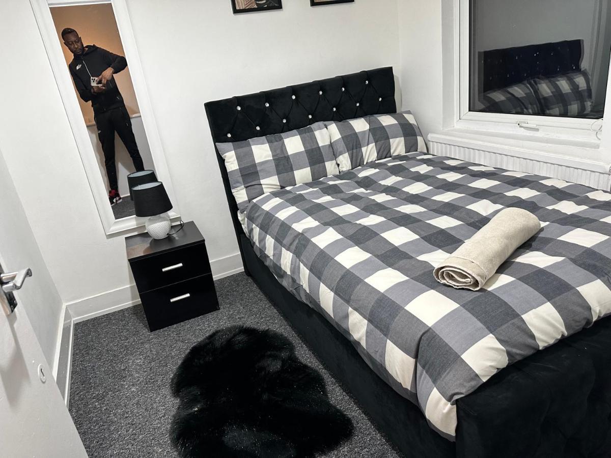 3 Bedroom House With Garden In Tottenham * London