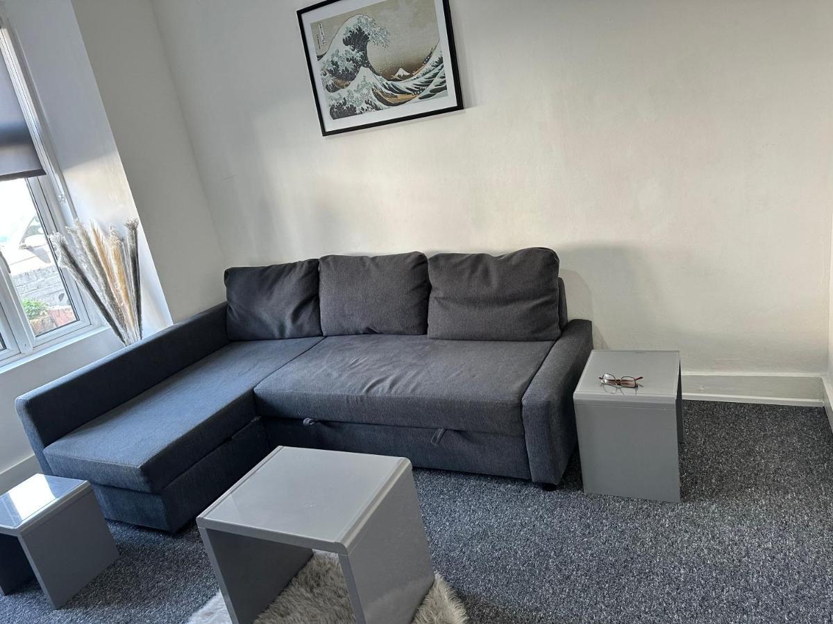 3 Bedroom House With Garden In Tottenham Holiday home *