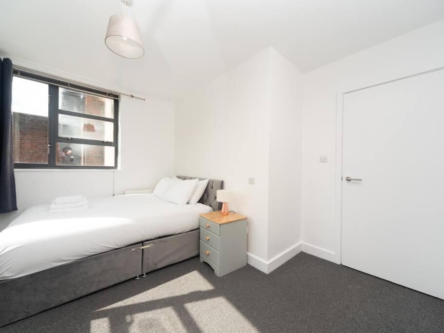 Bright & Modern 2-bed In Vibrant East Appartement Londen