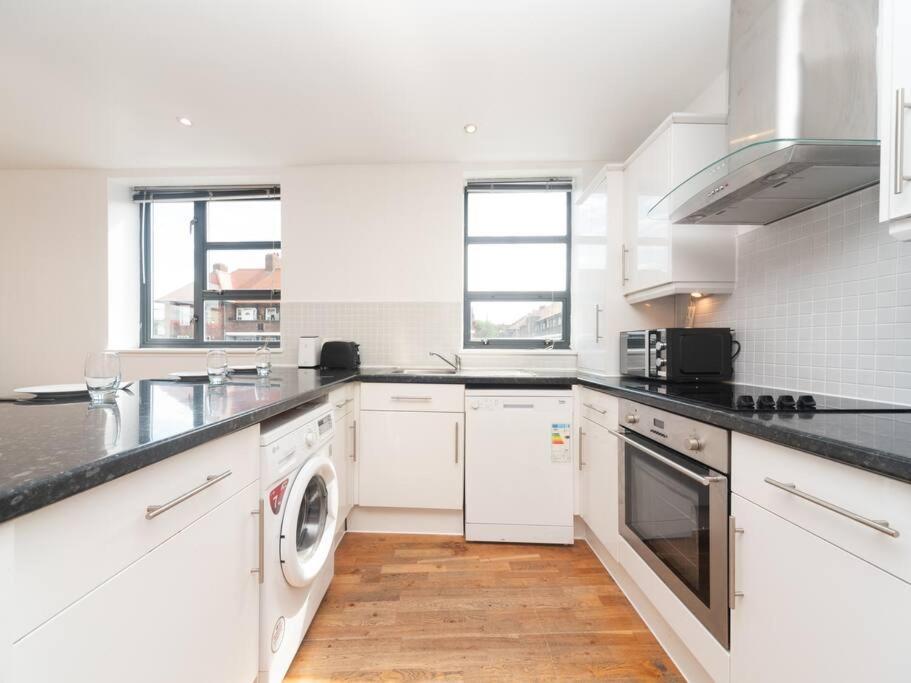 Bright & Modern 2-bed In Vibrant East *