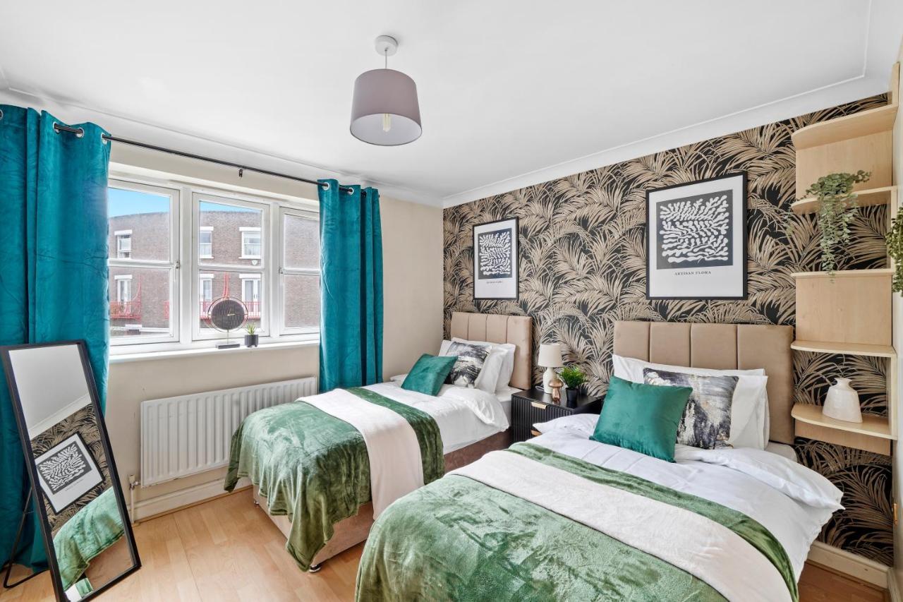 Stunning Central 2 Bed Parking & Garden Ferienhaus
