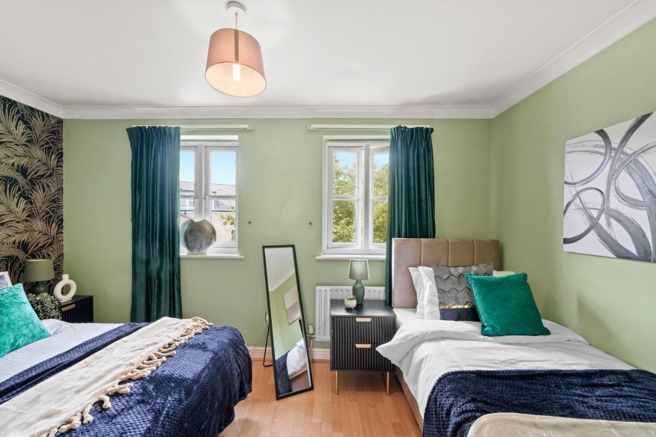 Stunning Central 2 Bed Parking & Garden Ferienhaus