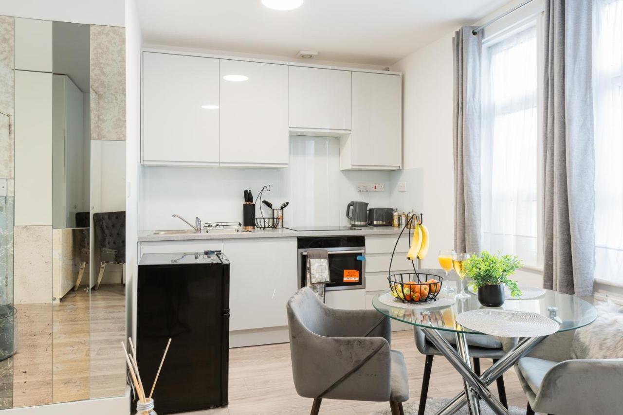 Newly Refurbished In Kensal F Apartment