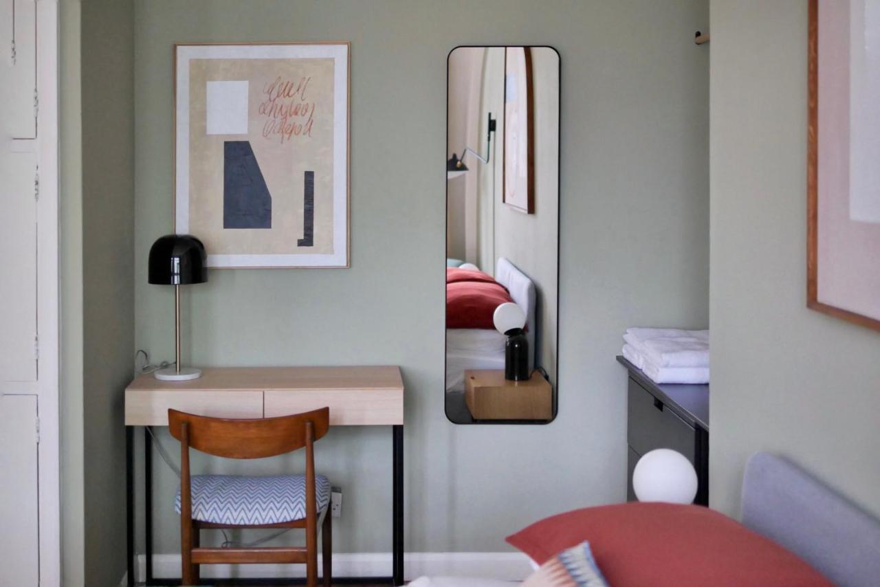 Modernist Studio In Fitzrovia Apartment London
