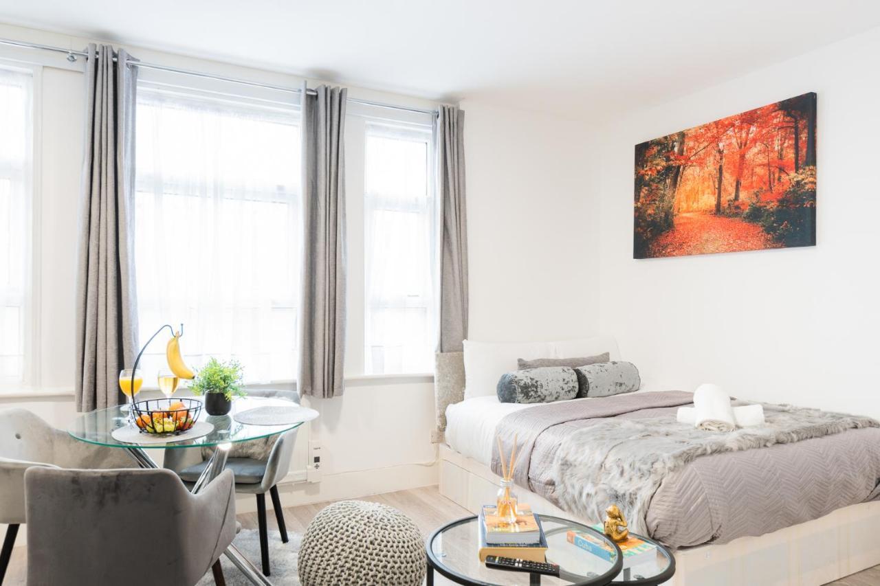 Newly Refurbished In Kensal F