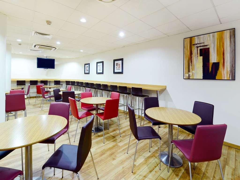 Travelodge Euston Hotel 2*