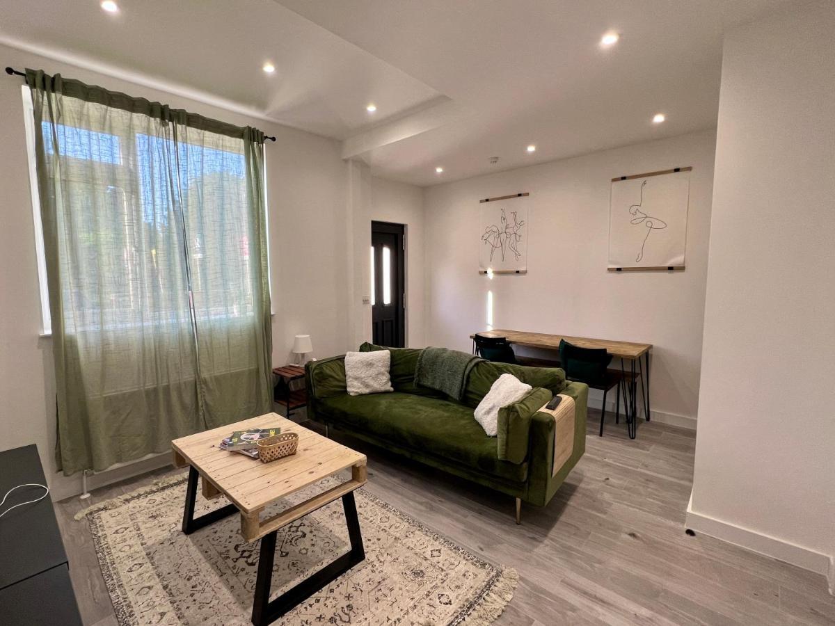 Lovely 1-bedroom Flat With Patio Leilighet London
