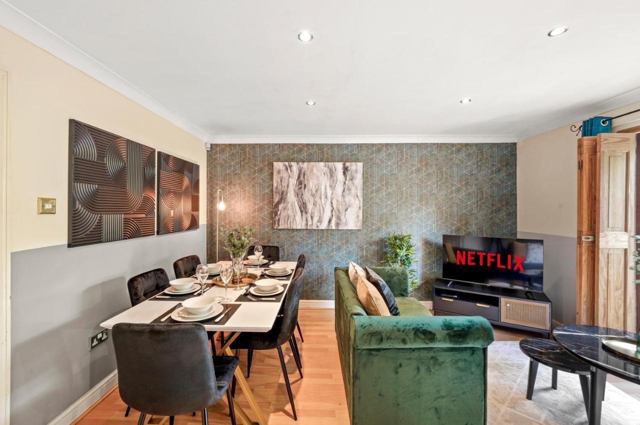 Stunning Central 2 Bed Parking & Garden Ferienhaus