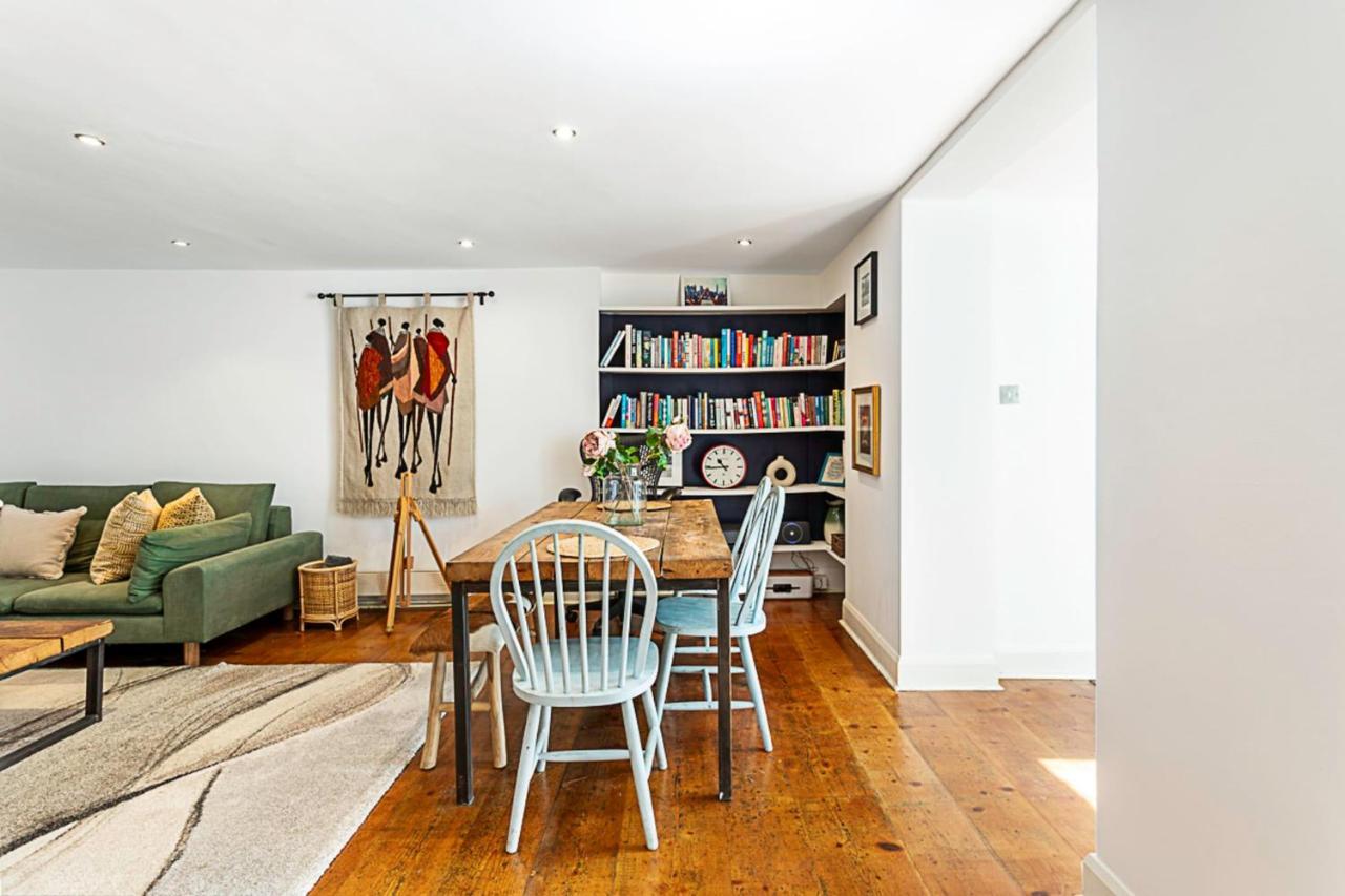 Style Three Bedroom House Apartment London
