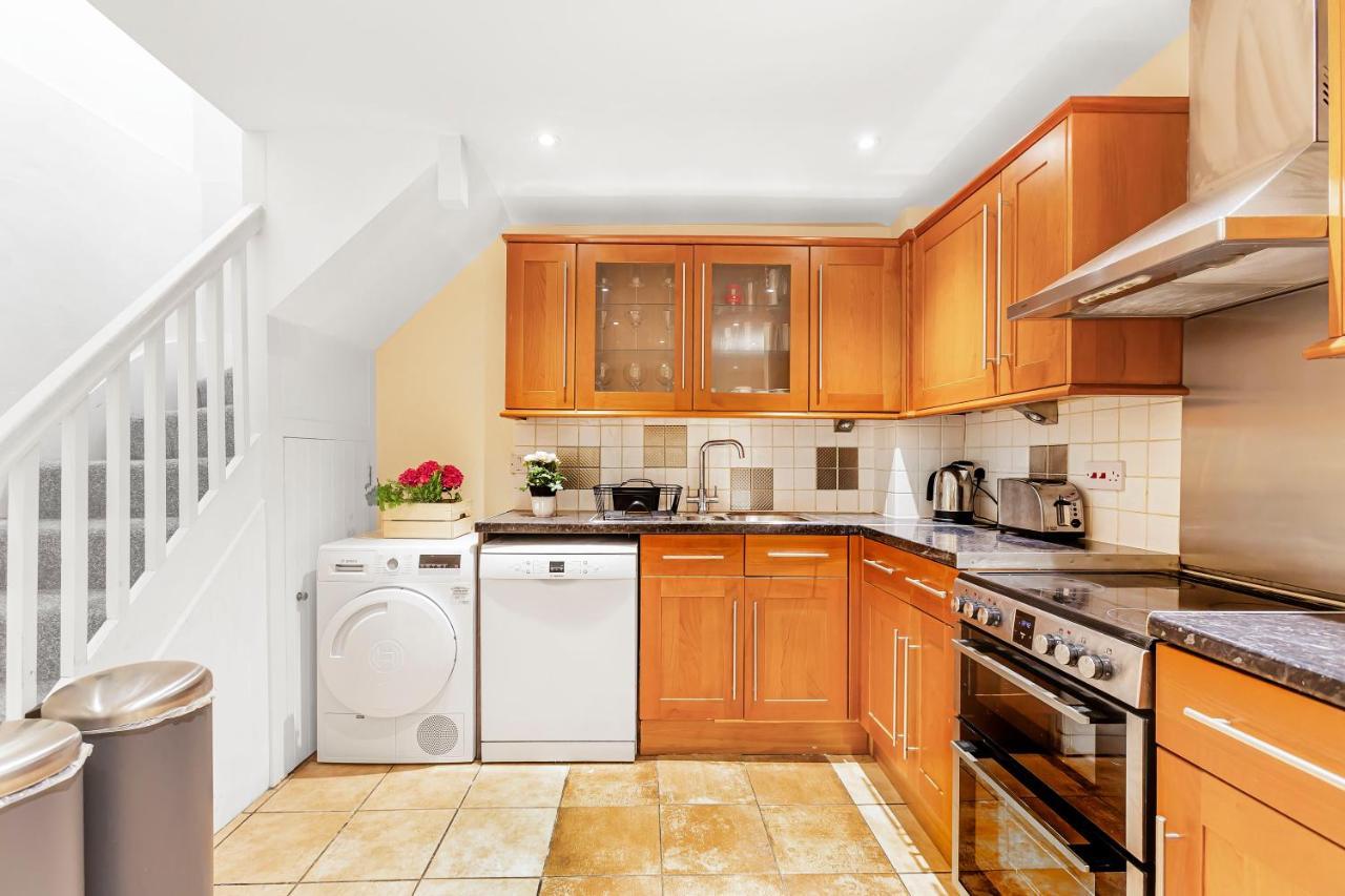 Ferienhaus Charming 4 Bed Town House With Roof Terrace